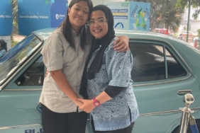 di-balik-setir-taksi:-perjuangan-ivany-rosaline-sebagai-srikandi-bluebird