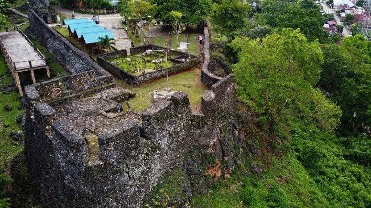 Ke Rang Buton Utara Benteng Keraton Buton, Benteng Terluas di Dunia dan Jejak Kejayaan di ...