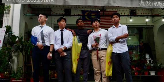 7 Hal yang Bisa Dilakukan saat Merasa Tidak Cocok dengan Teman Sekelas