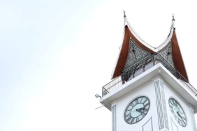 jam-gadang-terletak-di-bukittinggi,-bukan-di-padang