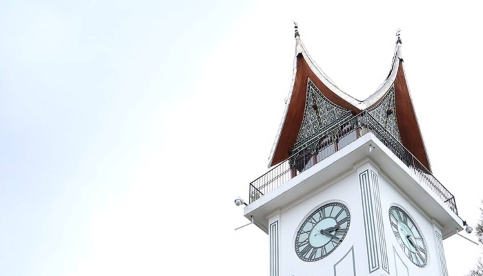 jam-gadang-terletak-di-bukittinggi,-bukan-di-padang