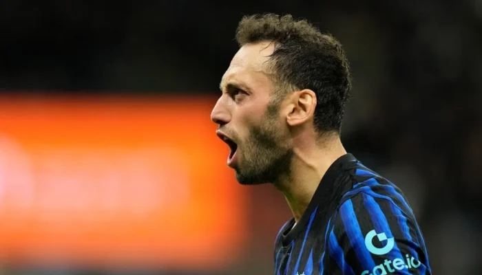 media-italia:-hakan-calhanoglu-jadi-inspirator-comeback-inter-lawan-como