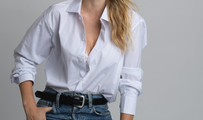 cara-cara-berbeda-memakai-kemeja-putih-dalam-satu-minggu