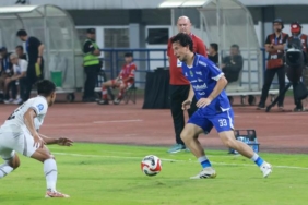 bri-super-league:-draw-di-gbla,-arema-pulang-dari-markas-persib-dengan-rasa-kemenangan