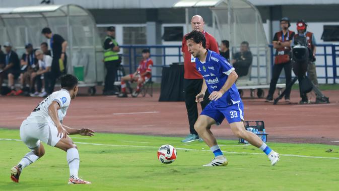 bri-super-league:-draw-di-gbla,-arema-pulang-dari-markas-persib-dengan-rasa-kemenangan