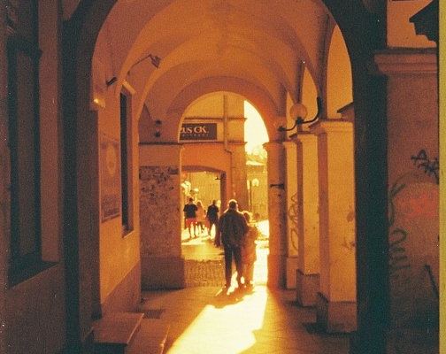 special-mission-110:-spying-on-everyday-life-—-adam-barczak’s-first-adventure-with-the-lomomatic-110