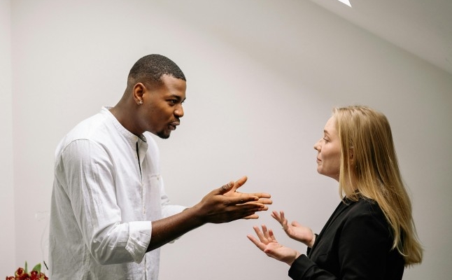 7-tips-menghadapi-perbedaan-pendapat-tanpa-merusak-hubungan