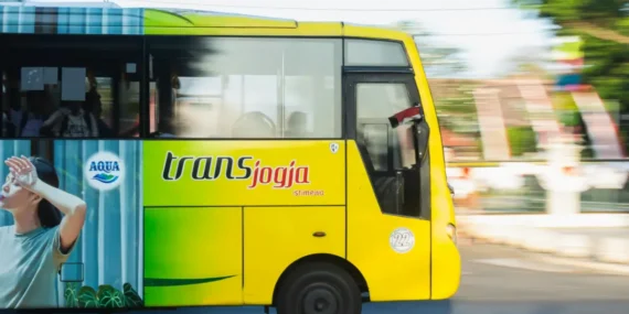 Kalau Mau Ketemu Orang Baik, Coba Naik Trans Jogja