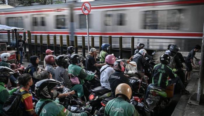 kronologi-awal-ka-argo-bromo-tabrak-krl-di-stasiun-bekasi-timur