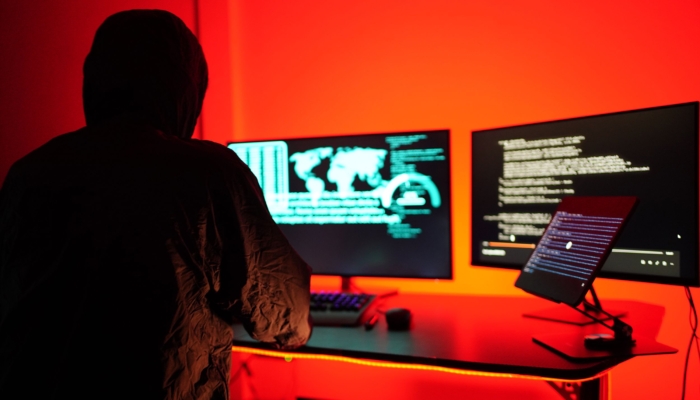 mengapa-berbagi-tangkapan-layar-bisa-membuat-anda-dipenjara-di-uea