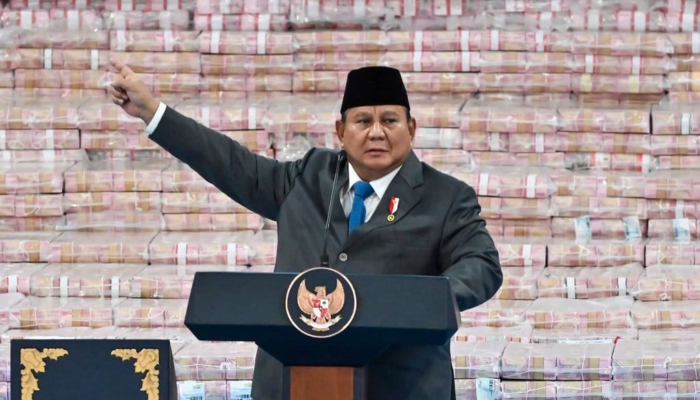 prabowo-jawab-kritik-dana-mbg:-uang-untuk-rakyat,-salahnya-apa?