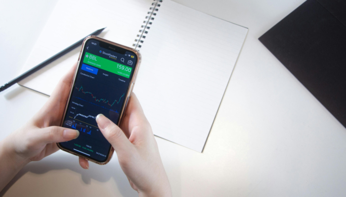 5-jurusan-kuliah-yang-relevan-dengan-tren-investasi-2026 