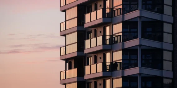 4 Kelemahan Tinggal di Apartemen yang Nggak Tertera dalam Brosur