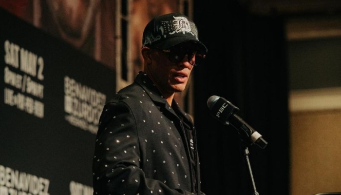 berkalung-sabuk-juara-wba-wbo,-benavidez-tantang-canelo-dan-bivol