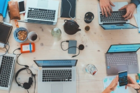 perkuat-perlindungan-pekerja,-outsourcing-kini-hanya-dibatasi-di-6-sektor:-apa-saja?
