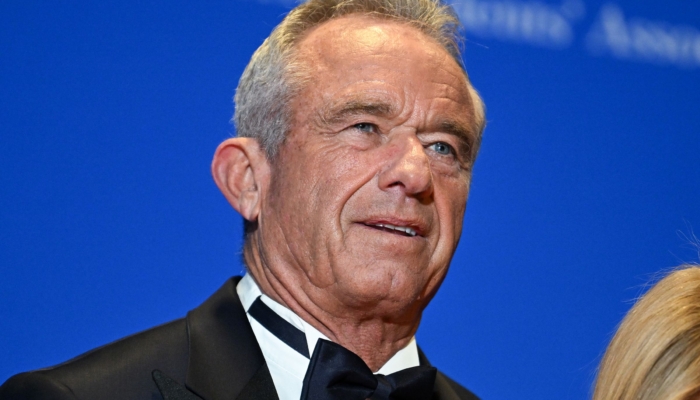 podcast-baru-rfk-jr.-aneh-seperti-yang-anda-harapkan
