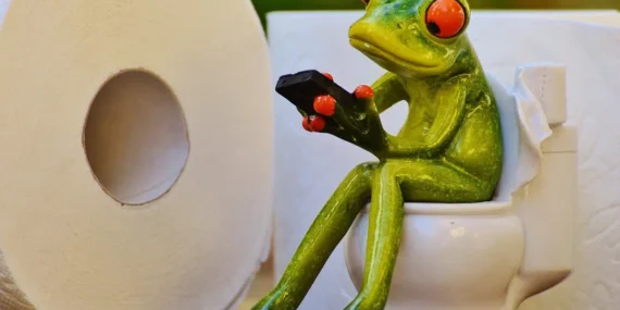 Toilet Rumah Sakit Memang Bersih, tapi Tubuh Saya “Menolak” dan Tidak Bisa Buang Air di Sana
