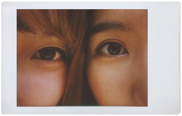go-mini,-square-or-wide:-a-complete-guide-to-lomography’s-instant-camera-lineup