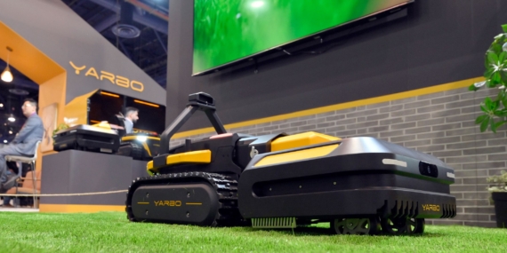 Mesin Pemotong Rumput Robot yang Dapat Diretas Membuka Mimpi Buruk Baru