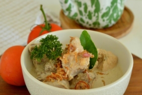 apa-saja-bumbu-opor-ayam?-simak-rahasia-kuah-gurihnya