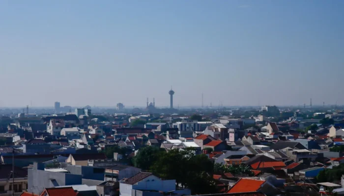 4-taman-semarang-yang-cocok-untuk-merenungi-hidup,-kursi-besi-indomaret-minggir-dulu