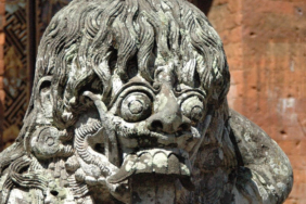 rangda,-makhluk-mitologi-bali-yang-suka-menculik-dan-memakan-anak-anak