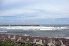 pantai-glagah-disebut-bali-nya-jogja,-dan-saya-tidak-tahu-harus-senang-atau-khawatir