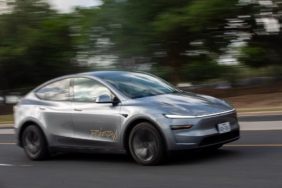 tesla-mengungkap-detail-baru-tentang-kecelakaan-robotaxi—dan-manusia-yang-terlibat