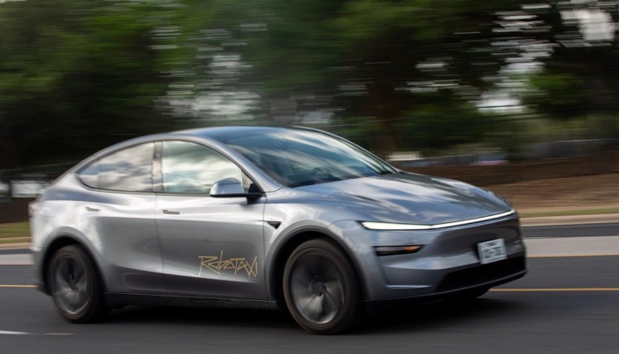 tesla-mengungkap-detail-baru-tentang-kecelakaan-robotaxi—dan-manusia-yang-terlibat