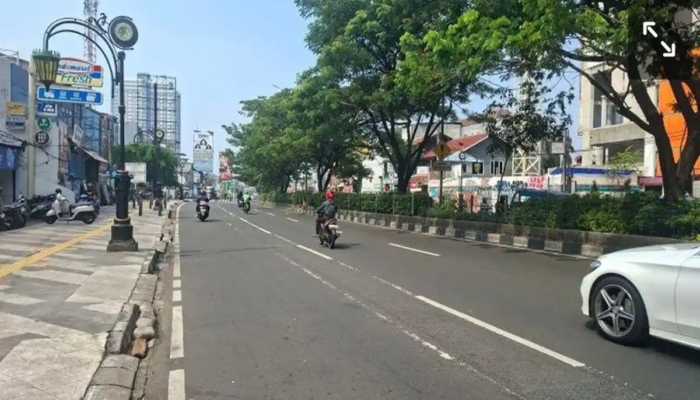 libur-panjang-jalan-utama-di-kota-depok-mendadak-lengang