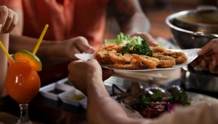 tempat-makan-enak-di-cirebon-untuk-sarapan-dan-makan-malam