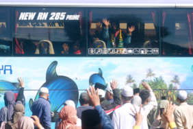 kloter-22-embarkasi-batam-diberangkatkan,-442-jemaah-haji-menuju-jeddah