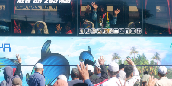Kloter 22 Embarkasi Batam Diberangkatkan, 442 Jemaah Haji Menuju Jeddah