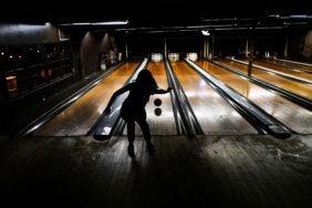 jika-anda-seorang-pemain-bowling-serius,-anda-perlu-tahu-tentang-minyak-jalur-bowling
