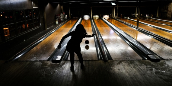 Jika Anda Seorang Pemain Bowling Serius, Anda Perlu Tahu Tentang Minyak Jalur Bowling