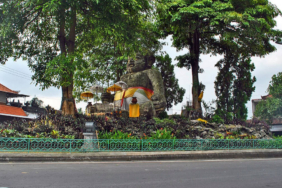 mitos-patung-bayi-sakah-di-gianyar-bali,-bisa-menangis-dan-menoleh-di-malam-hari