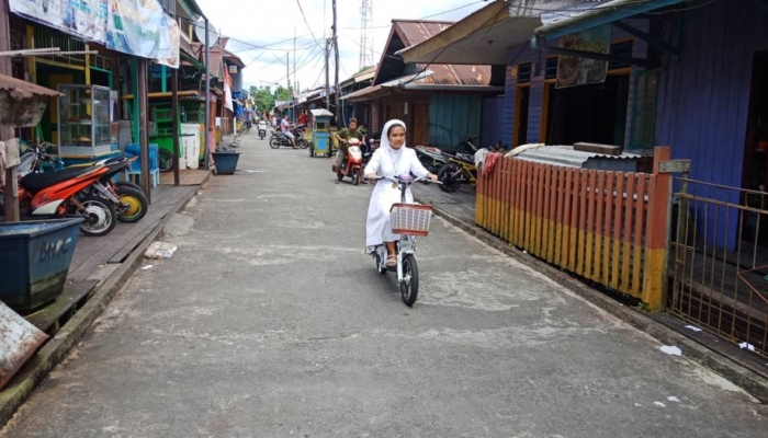 belajar-dari-asmat:-ketika-kendaraan-listrik-jadi-kebutuhan,-bukan-sekadar-tren