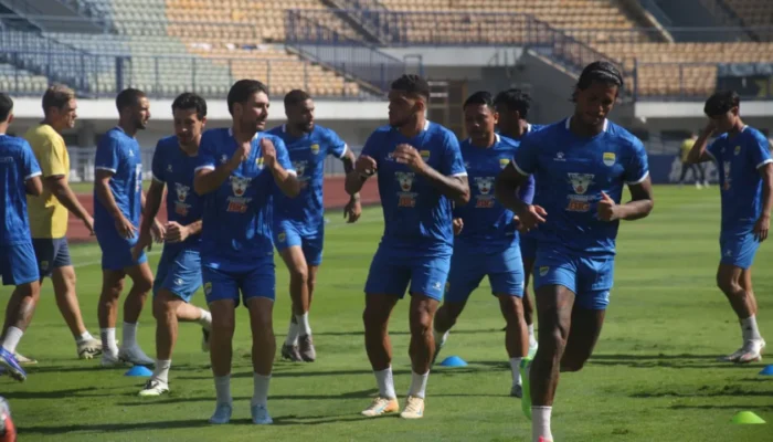 persib-di-ambang-juara,-igor-tolic:-bereskan-pekerjaan-dulu!