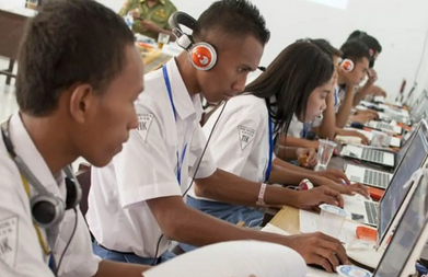 demi-daya-saing-global,-kemendikdasmen-perluas-sertifikasi-bahasa-asing-smk
