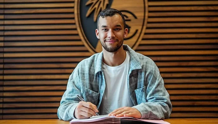 sc-freiburg-resmi-boyong-mio-backhaus-dari-werder-bremen