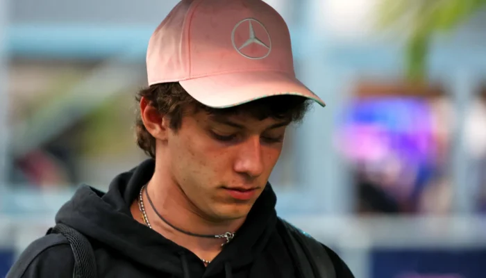 kimi-antonelli-akan-evaluasi-insiden-dengan-george-russell
