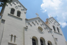 gereja-santo-antonius-purbayan:-tempat-pembaptisan-slamet-riyadi-yang-dibangun-dari-hasil-undian