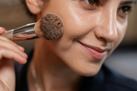 6-cara-agar-foundation-tidak-mudah-crack-dan-tetap-flawless