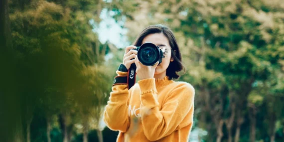 Fotografer Wisuda Selalu Dilema antara Jaga Pertemanan atau Harga Teman