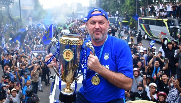 bojan-hodak-dikabarkan-tinggalkan-persib-bandung,-akhiri-era-emas-3-gelar