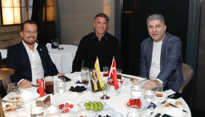maldini-resmi-berunding-dengan-fenerbahce,-milan-alami-krisis
