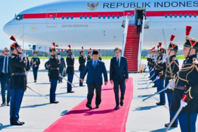 presiden-prabowo-tiba-di-paris,-agendakan-salat-idul-adha-bersama-wni
