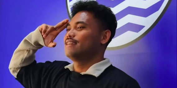 Anak Pulau Muna Ini Persembahkan Gelar Juara Bersama Persib untuk Sang Ibu