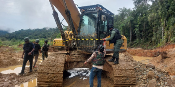 Kemenhut Tahan 4 WNA Tiongkok Terkait Kasus Tambang Emas Ilegal di Hutan Nabire