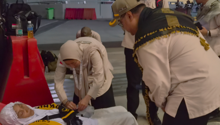 petugas-mcr-disiagakan-di-kawasan-jamarat-demi-lindungi-jemaah